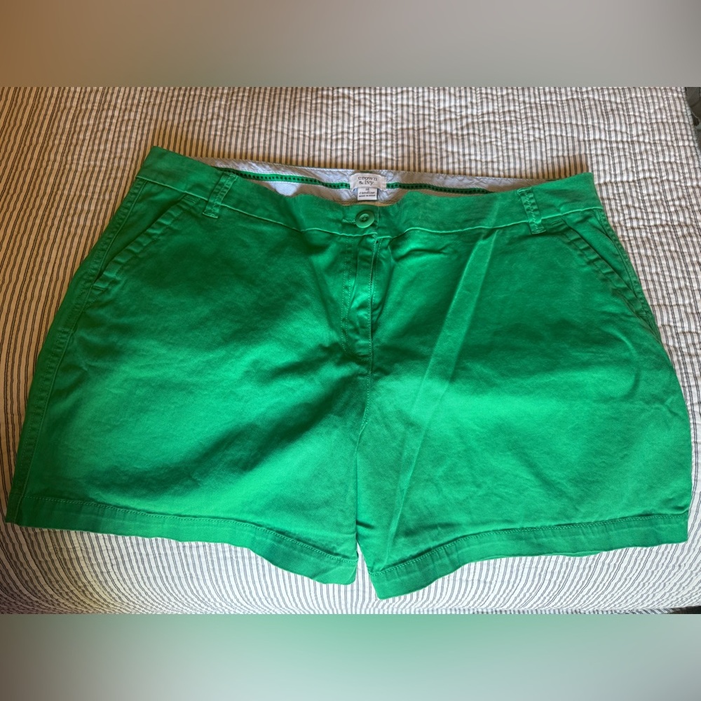 Crown & Ivy Green Bermuda Shorts Vibrant Cotton Blend